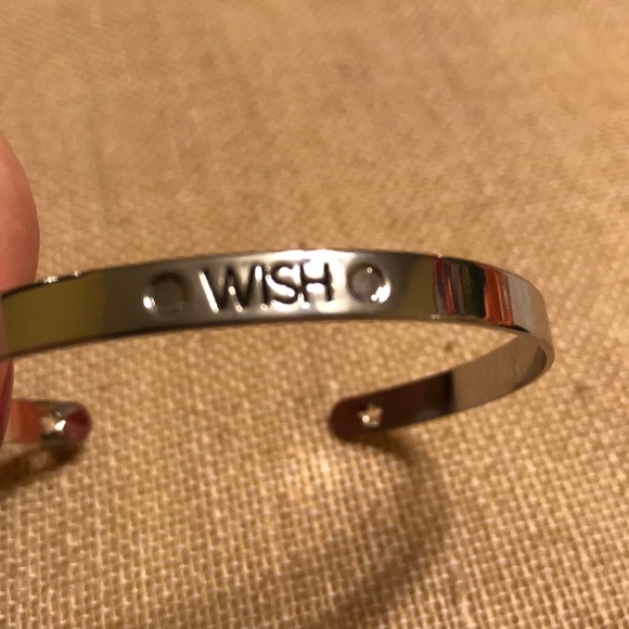 Jewelry - 🍭2/$10  NEW “wish” bracelet